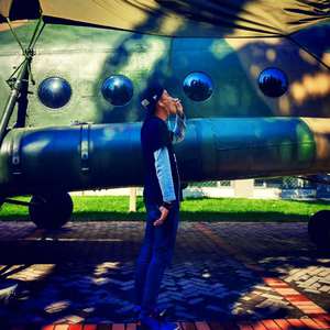 妲己把裤子脱了打开腿让人
